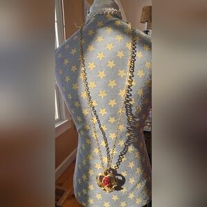 1928 Gold Tone Rose Necklace And Earring Set